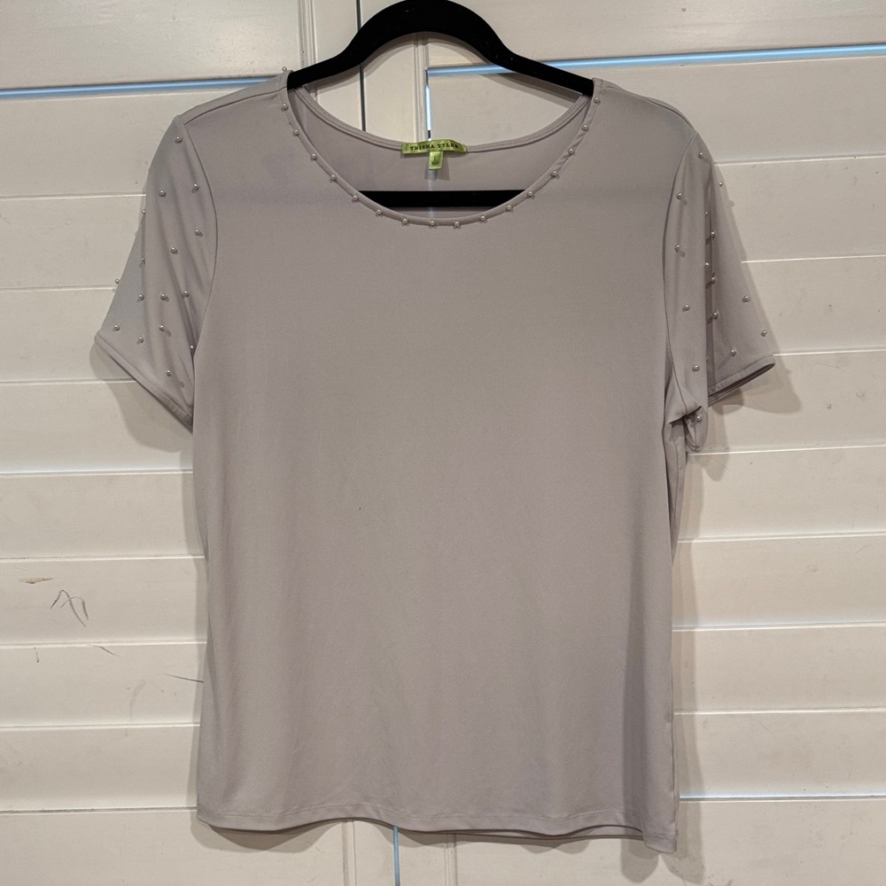 Chic Gray Women's Short Sleeve Top